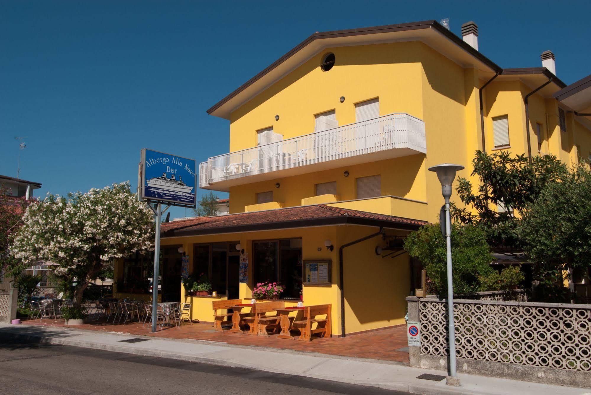 Albergo Alla Nave Lignano Sabbiadoro Exterior photo