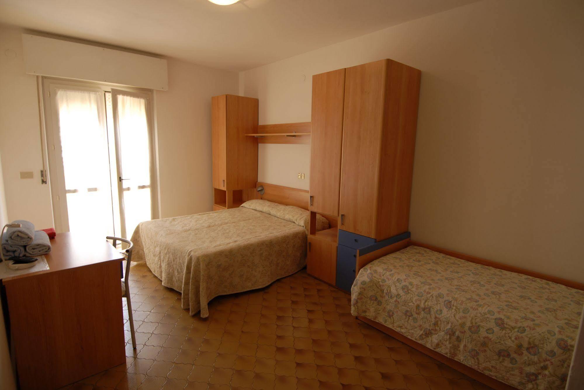 Albergo Alla Nave Lignano Sabbiadoro Exterior photo