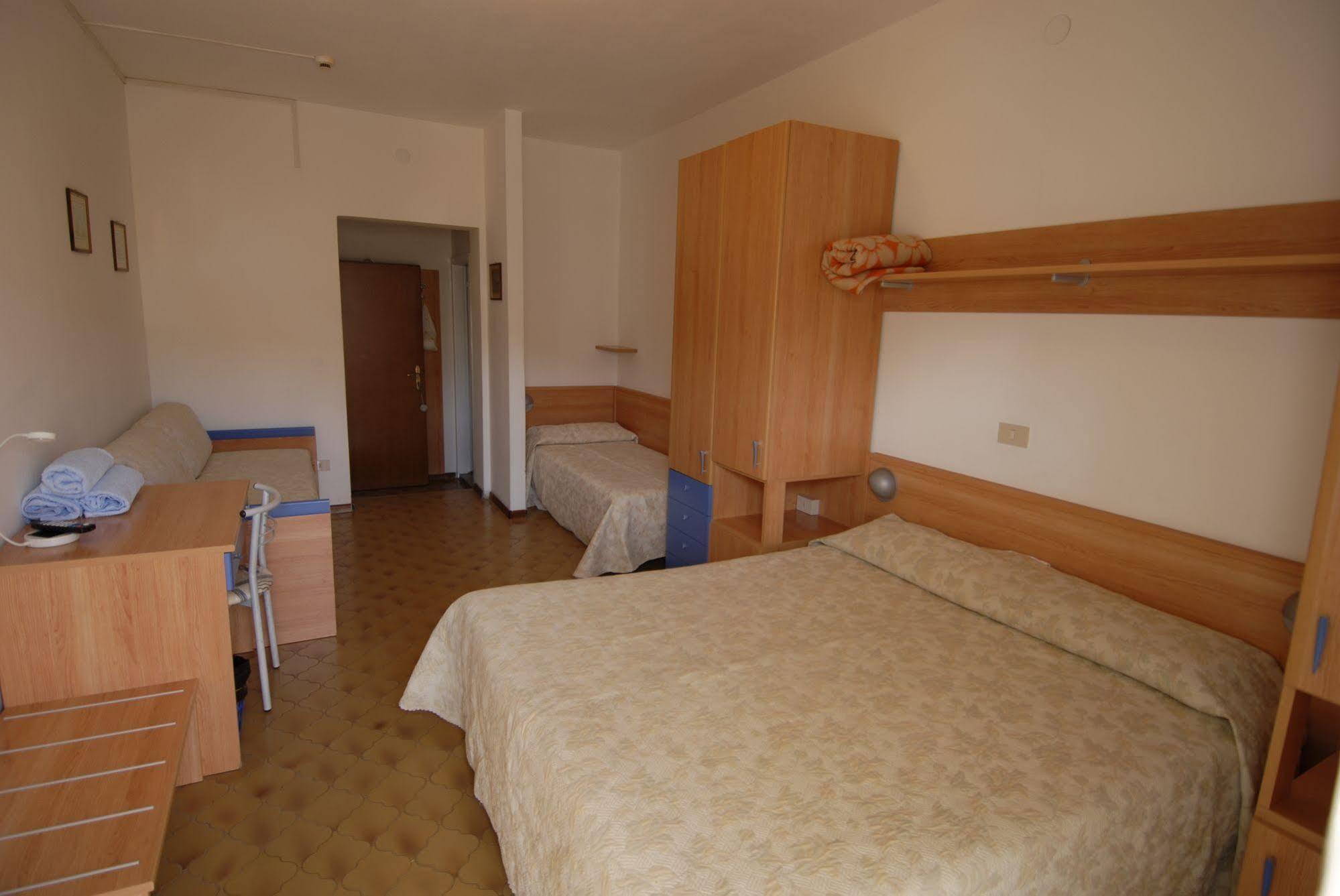 Albergo Alla Nave Lignano Sabbiadoro Exterior photo